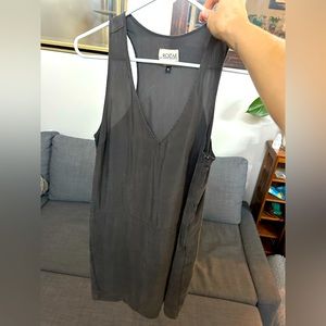 Soft gray dress with kangaroo pocket